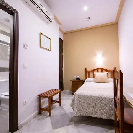 Omeyas Otel 2*