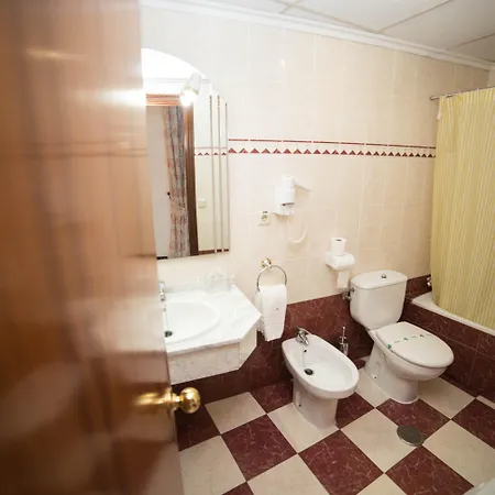 Omeyas Hotel 2*